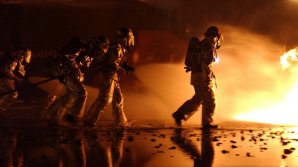 Incendiile de vegetație continuă să facă ravagii în California: Mii de localnici rămân evacuați