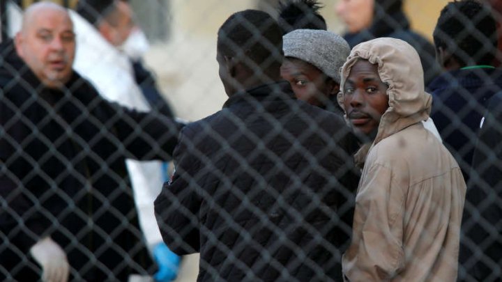 Malta a salvat 85 de migranţi de la bordul unei ambarcaţiuni din lemn