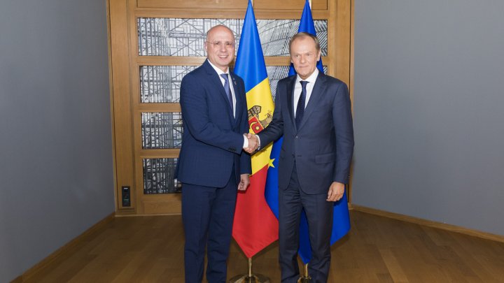 Pavel Filip, în dialog cu Donald Tusk: Este important ca viitoarea coaliție de guvernare să fie ferm angajată pe implementarea Acordului de Asociere cu UE