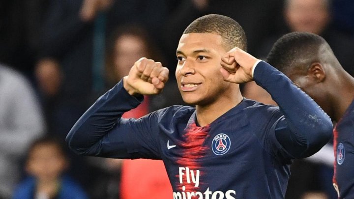 Kylian Mbappe, desemnat cel mai bun jucător din campionatul de fotbal al Franţei