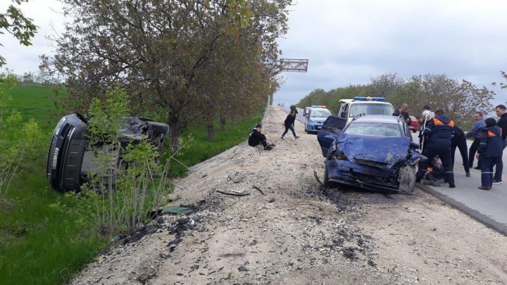 Patru accidente pe drumurile din țară. Cinci persoane, rănite (FOTO)