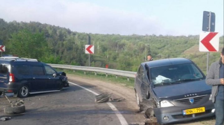 Patru accidente pe drumurile din țară. Cinci persoane, rănite (FOTO)