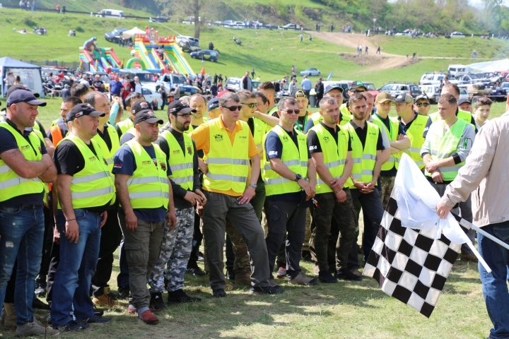 IMAGINI SPECTACULOASE de pe meleagurile Rezinei. Vezi cum s-a desfășurat Campionatul Național Off-Road (FOTO)