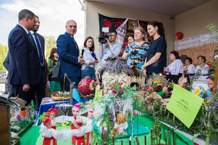 Pavel Filip la hramul din satul Sireți. De ce surprize au mai avut parte localnicii (FOTO)