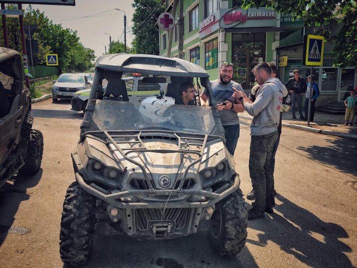 Show pe patru roţi la Șoldănești: 20 de persoane au participat la o cursă off-road cu ATV-uri