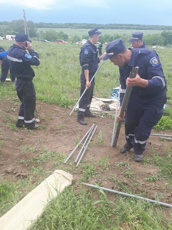 PERICOL de INUNDAŢII în raionul Ştefan Vodă. Salvatorii şi Armata Naţională, pregătiţi să intervină (FOTOREPORT) 