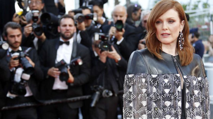 Actriţa Julianne Moore afirmă că experienţa personală a determinat-o să promoveze documentarul 5B despre bolnavii de SIDA