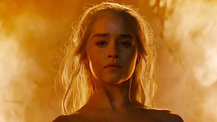 Emilia Clarke: Următoarele serii din Game of Thrones vor fi INCENDIARE