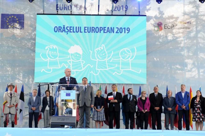 Pavel Filip la Orășelul European: Apropierea de UE se face nu prin declarații, ci prin fapte concrete, în fiecare zi (FOTO)