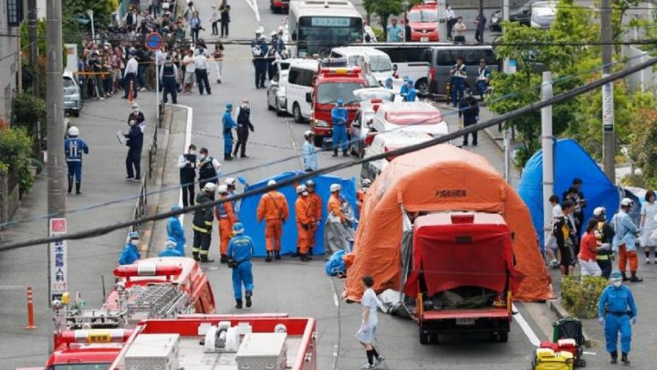 ȘOCANT! O elevă a fost ucisă, alţi 16 copii au fost înjunghiaţi în timp ce aşteptau autobuzul într-o staţie din Japonia (Video)