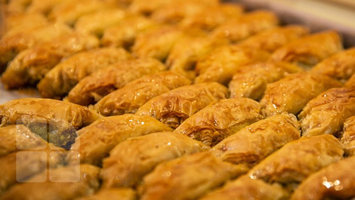 Desert japonez, delicii ce îţi lasă gura apă şi dezvăluiri din culisele gastronomiei la o expoziţie din Capitală (FOTOREPORT)