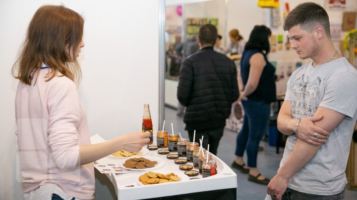 Desert japonez, delicii ce îţi lasă gura apă şi dezvăluiri din culisele gastronomiei la o expoziţie din Capitală (FOTOREPORT)