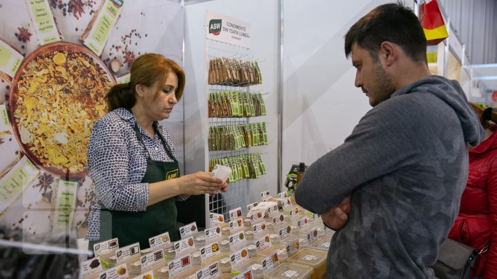 Desert japonez, delicii ce îţi lasă gura apă şi dezvăluiri din culisele gastronomiei la o expoziţie din Capitală (FOTOREPORT)