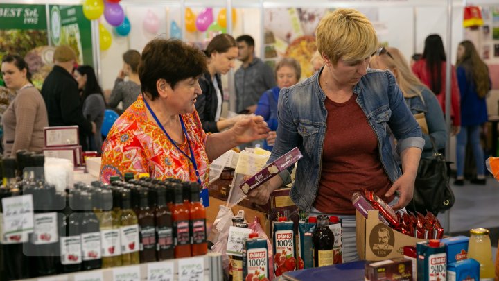 Desert japonez, delicii ce îţi lasă gura apă şi dezvăluiri din culisele gastronomiei la o expoziţie din Capitală (FOTOREPORT)