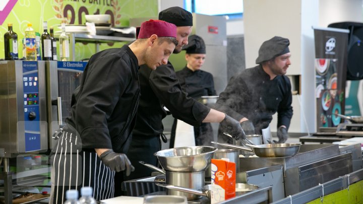 Desert japonez, delicii ce îţi lasă gura apă şi dezvăluiri din culisele gastronomiei la o expoziţie din Capitală (FOTOREPORT)