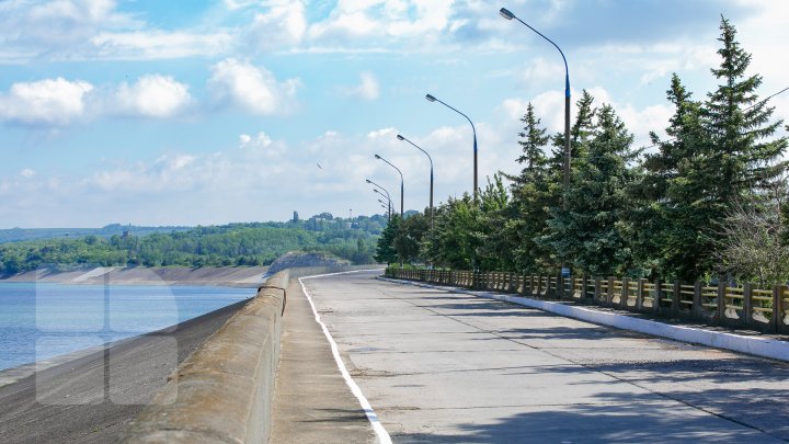 (FOTO) Pericol de inundaţii pentru oraşele Ungheni, Leova şi Cantemir. Lacul Costeşti-Stânca a majorat volumul apei deversate