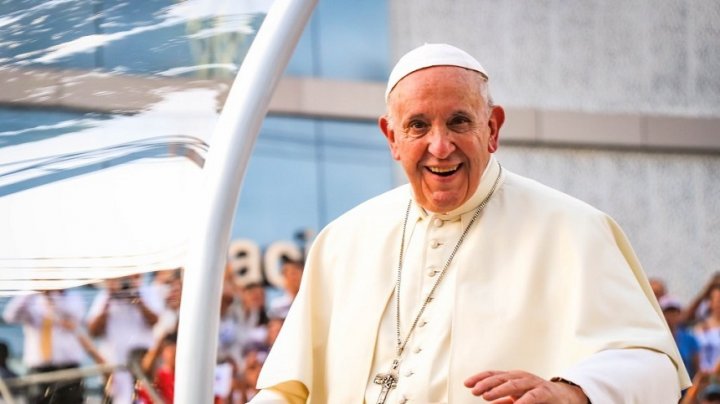 MOMENT ISTORIC. România îl va găzdui timp de trei zile pe Papa Francisc