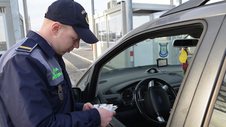 A încercat să-i ducă de nas pe polițiștii de frontieră români, dar nu i-a mers. Păţania unui moldovean (FOTO)