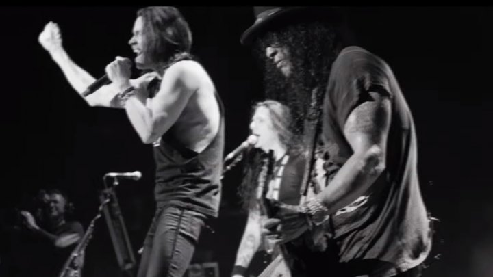 Vezi noul videoclip lansat de legendarii Slash și Myles Kennedy and the Conspirators 