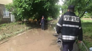 PLOAIA a făcut PRĂPĂD în raionul Căușeni. Arhiva și Casa de Creație au fost inundate, iar drumurile înămolite