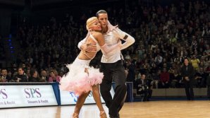 Dansatorii moldoveni cuceresc lumea. O echipă a obţinut 29 de medalii la un campionat european desfăşurat la Praga