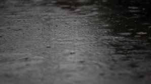 METEO: Mâine va ploua în toată ţara. Câte grade vor indica termometrele