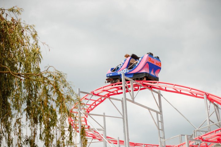 SENZAŢII TARI LA ORHEILAND. Primul roller coaster, deschis la Parcul din Orhei