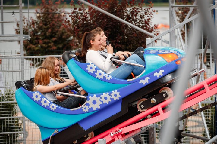 SENZAŢII TARI LA ORHEILAND. Primul roller coaster, deschis la Parcul din Orhei