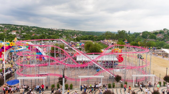 SENZAŢII TARI LA ORHEILAND. Primul roller coaster, deschis la Parcul din Orhei