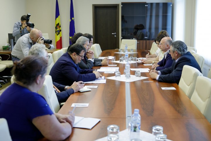 Pavel Filip, către Johannes Hahn: Vom fi opoziție constructivă, susținând proiectele care aduc beneficii pentru oameni (FOTO)