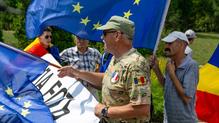 Сreatorul alianței Kozak ACUM-PSRM a revenit la Chișinău. Emisarul rus a fost întâmpinată cu proteste 