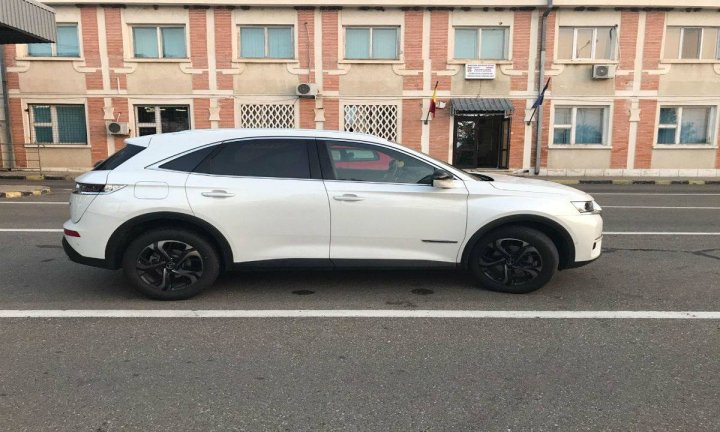 A pornit în Moldova la volanul unui Citroen DS7 Crossback furat. Ce a urmat (FOTO)