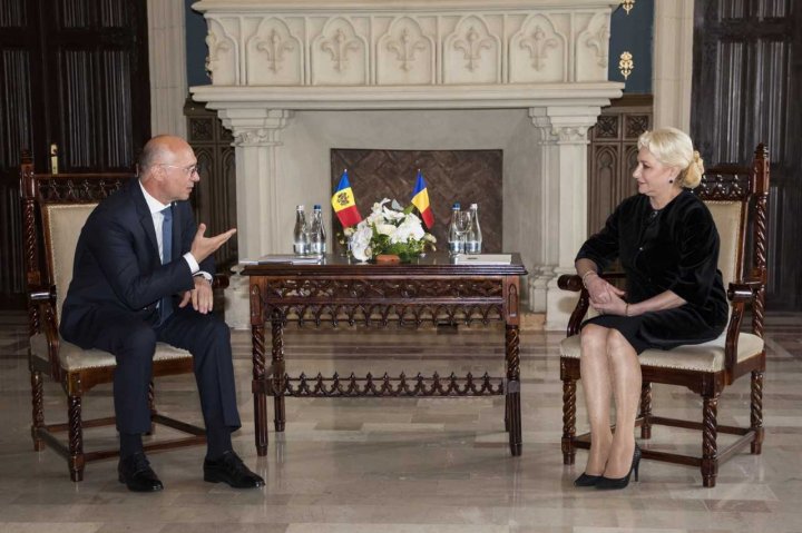 Pavel Filip și Viorica Dăncilă, întrevedere la Iași: Dorim să păstrăm şi să intensificăm cooperarea bilaterală, în beneficiul cetățenilor (FOTO)