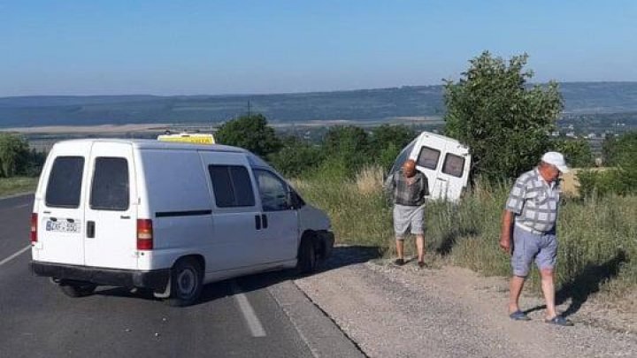 Un microbuz cu pasageri de pe ruta Cobîlea-Chișinău, implicat într-un ACCIDENT pe şoseaua Orhei-Rezina 