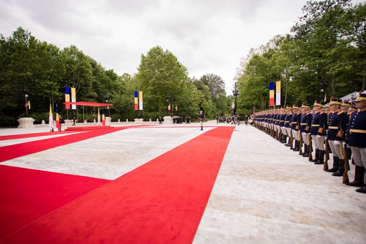 Prima zi din vizita Papei Francisc în România (FOTOREPORT)
