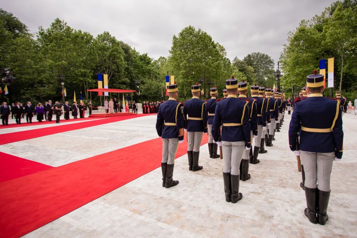 Prima zi din vizita Papei Francisc în România (FOTOREPORT)