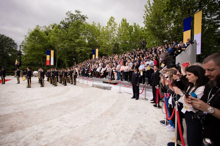 Prima zi din vizita Papei Francisc în România (FOTOREPORT)