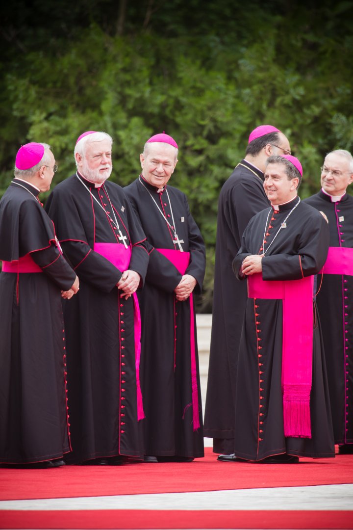 Prima zi din vizita Papei Francisc în România (FOTOREPORT)