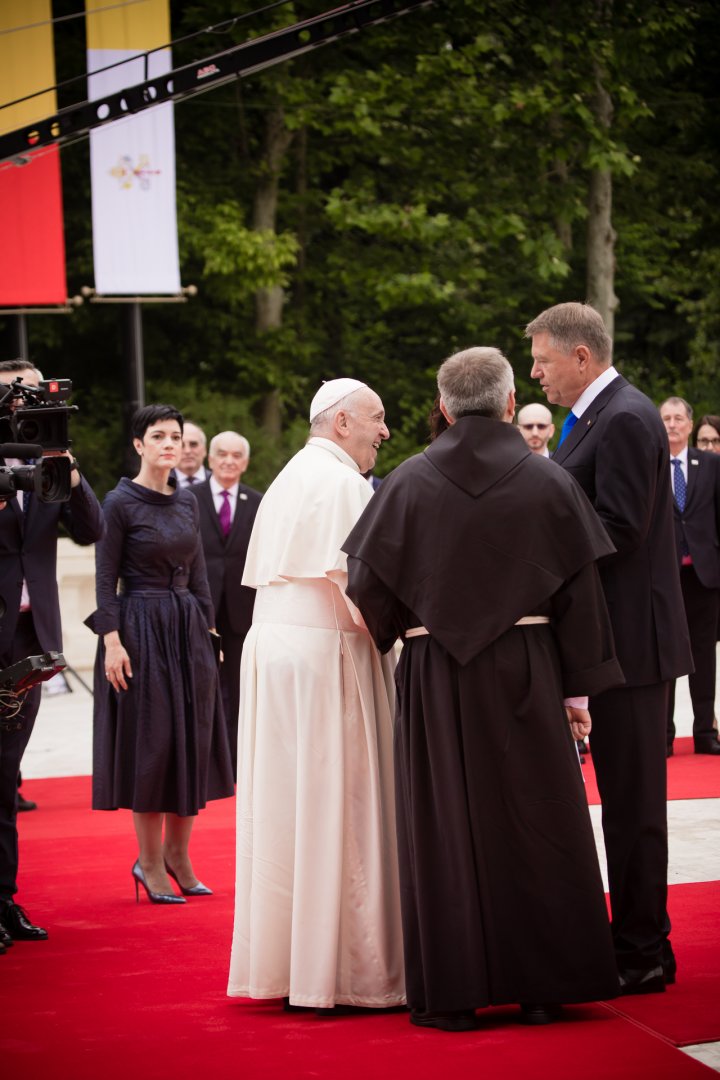 Prima zi din vizita Papei Francisc în România (FOTOREPORT)