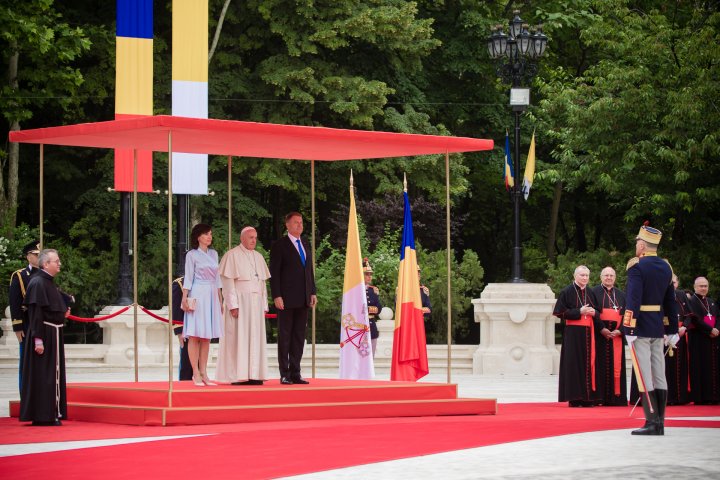 Prima zi din vizita Papei Francisc în România (FOTOREPORT)