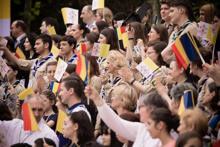 Prima zi din vizita Papei Francisc în România (FOTOREPORT)