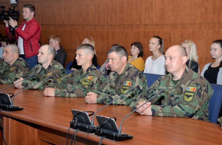 Un nou contingent al Armatei Naţionale pleacă în Kosovo (FOTO)