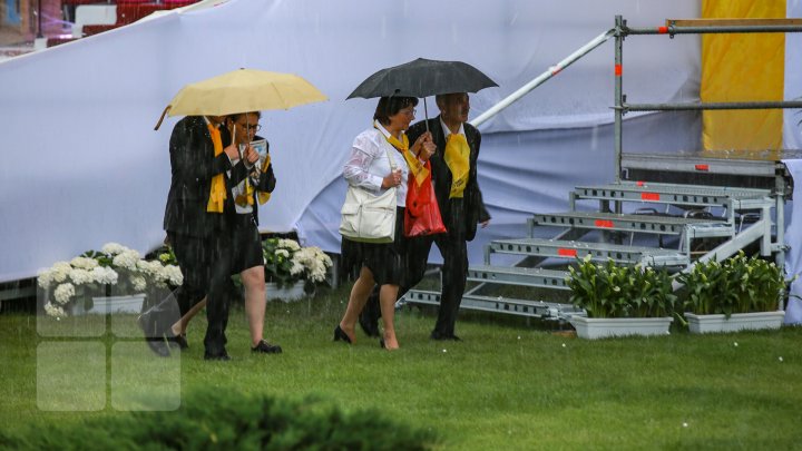 VIZITA SUVERANULUI PONTIF LA IAȘI. Momente surprinse de fotoreporterul PUBLIKA.MD