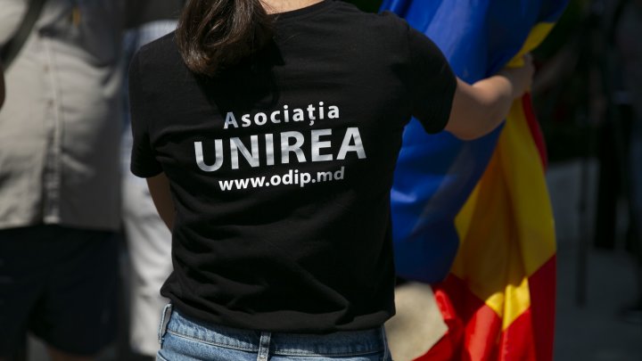 Unioniştii au manifestat la Ambasada Rusiei de la Chişinău: Armata rusă, afară! (FOTOREPORT)