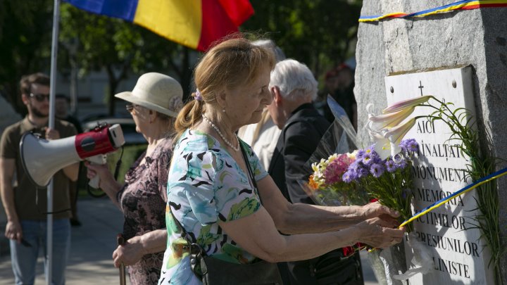 Victimele primului val al deportărilor staliniste sunt astăzi comemorate (FOTOREPORT)