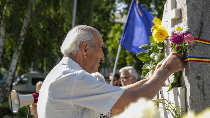 Victimele primului val al deportărilor staliniste sunt astăzi comemorate (FOTOREPORT)