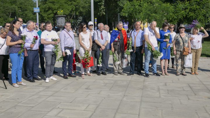 Victimele primului val al deportărilor staliniste sunt astăzi comemorate (FOTOREPORT)