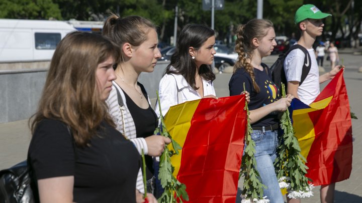 Victimele primului val al deportărilor staliniste sunt astăzi comemorate (FOTOREPORT)