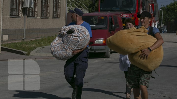 SITUAŢIE DRAMATICĂ la Otaci. Sinistrații sunt disperați, iar autoritățile încă tac (FOTOREPORT)