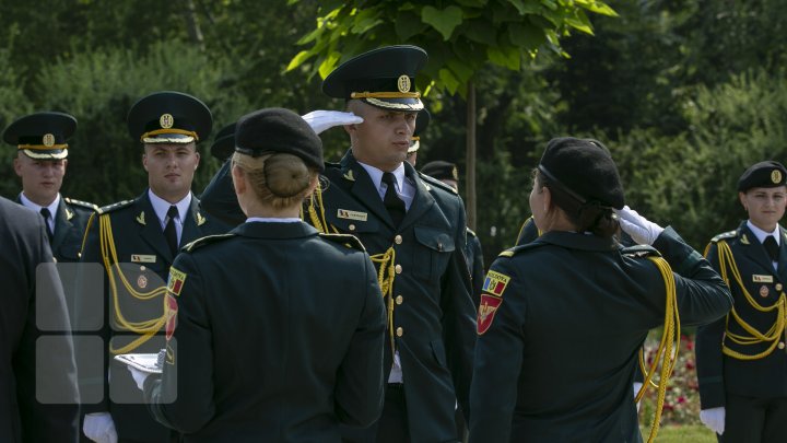 Soldaţii Armatei Naţionale din garnizoana Chişinău au depus jurământul militar (FOTOREPORT)